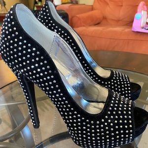 Shi rhinestone pumps
